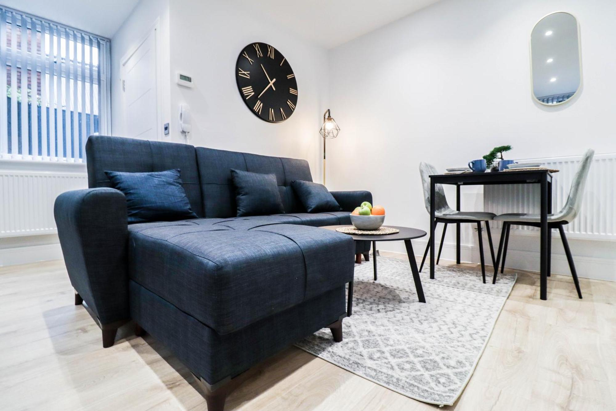 Modern 1-Bed Apartment In Buckinghamshire With Free Wifi, Parking & Garden Хай-Вайкомб Экстерьер фото
