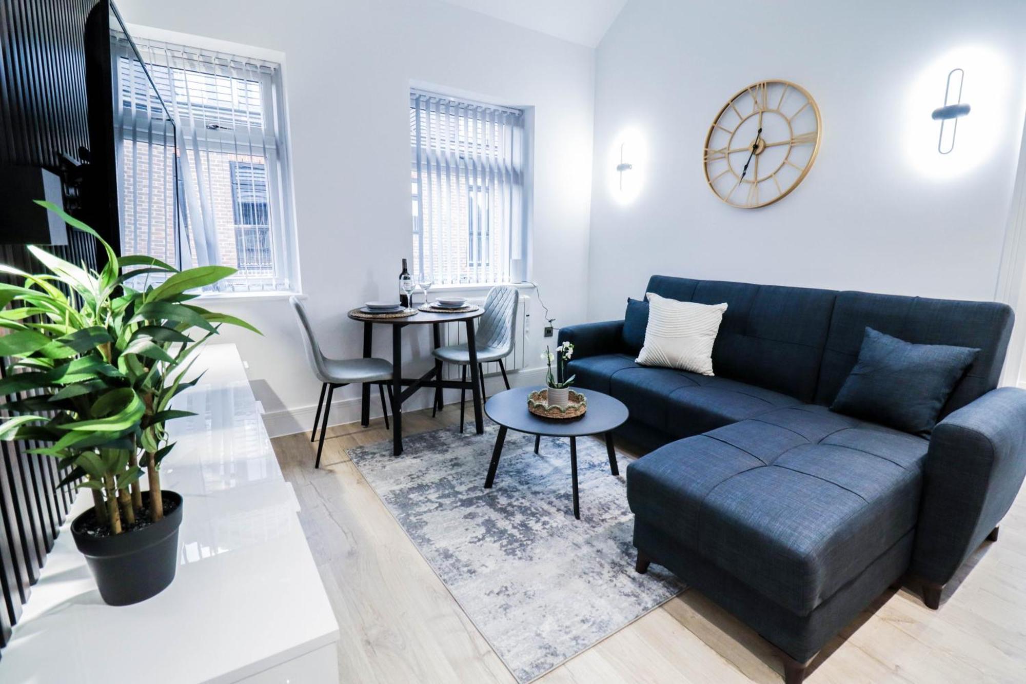 Modern 1-Bed Apartment In Buckinghamshire With Free Wifi, Parking & Garden Хай-Вайкомб Экстерьер фото