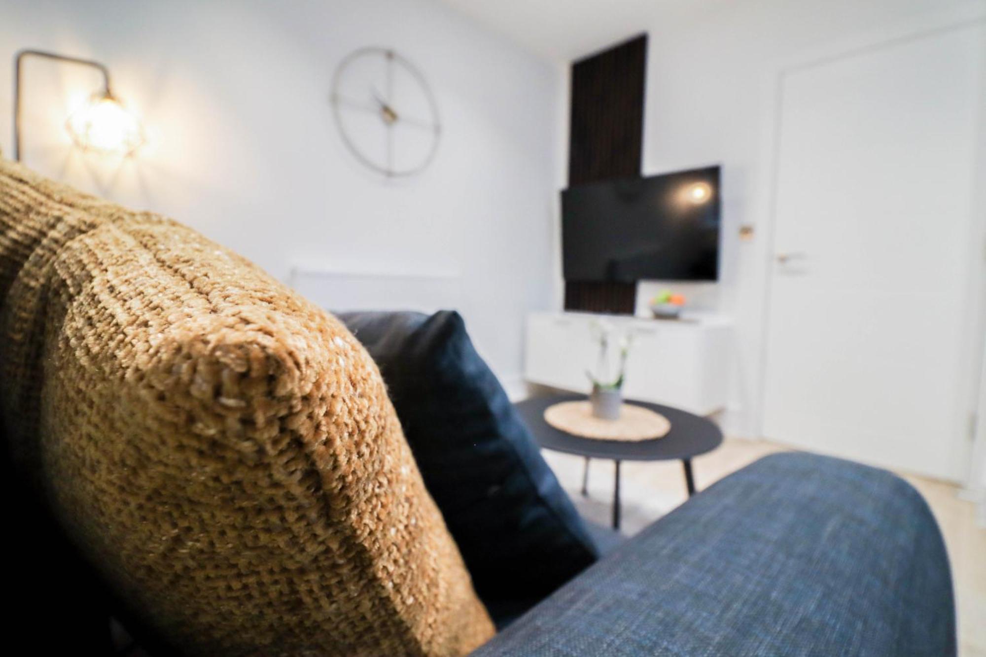 Modern 1-Bed Apartment In Buckinghamshire With Free Wifi, Parking & Garden Хай-Вайкомб Экстерьер фото