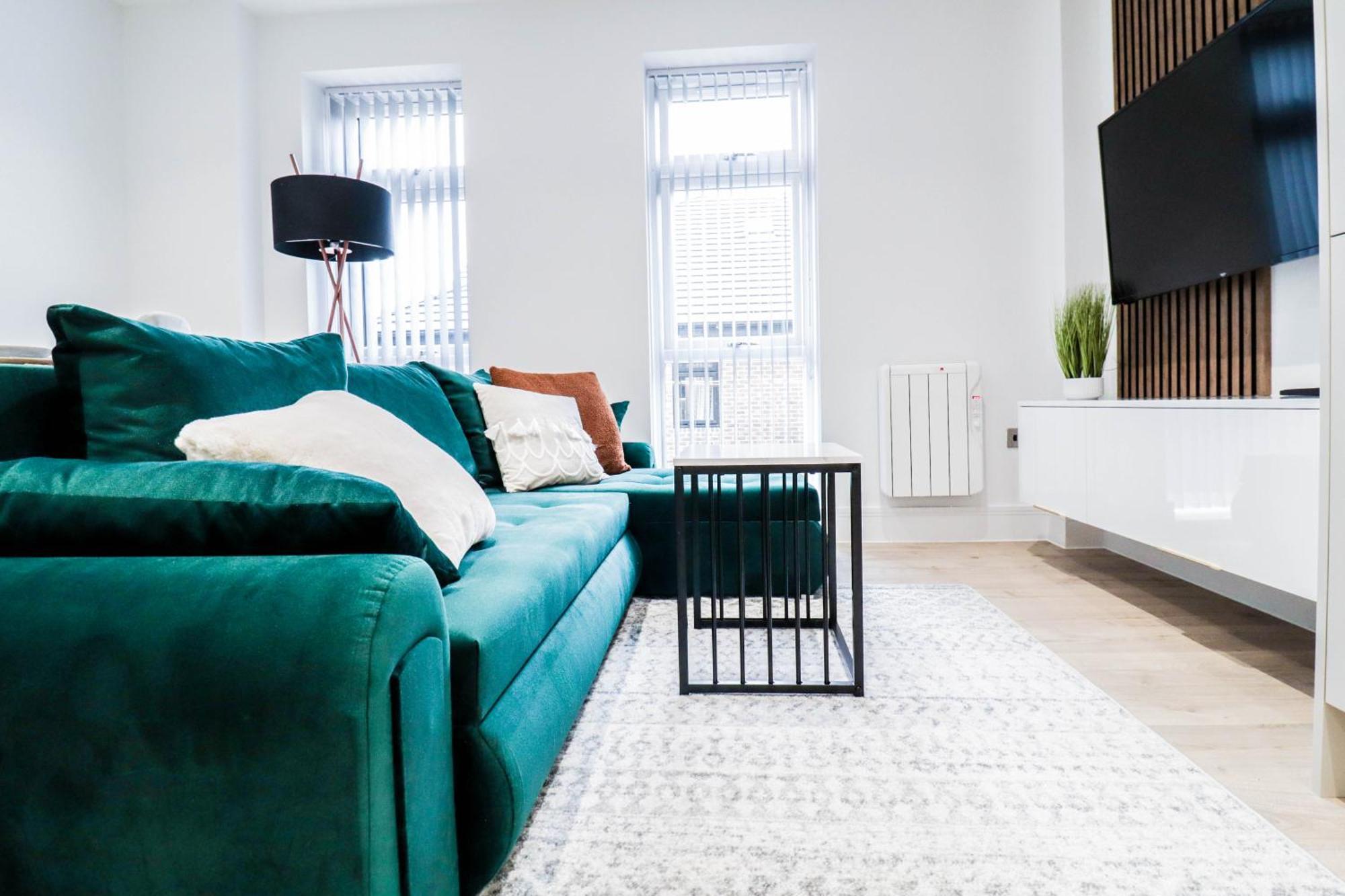 Modern 1-Bed Apartment In Buckinghamshire With Free Wifi, Parking & Garden Хай-Вайкомб Экстерьер фото