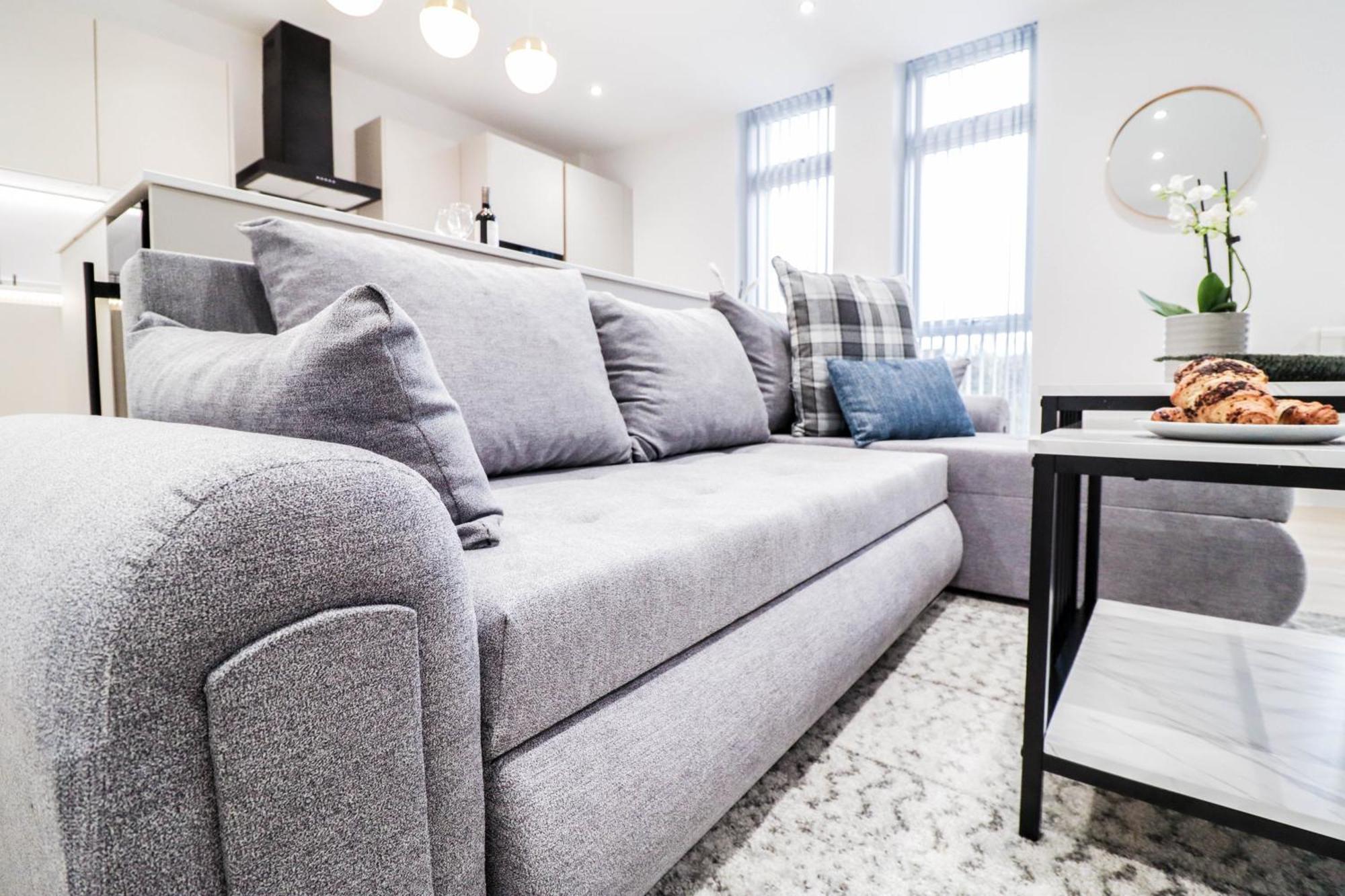 Modern 1-Bed Apartment In Buckinghamshire With Free Wifi, Parking & Garden Хай-Вайкомб Экстерьер фото