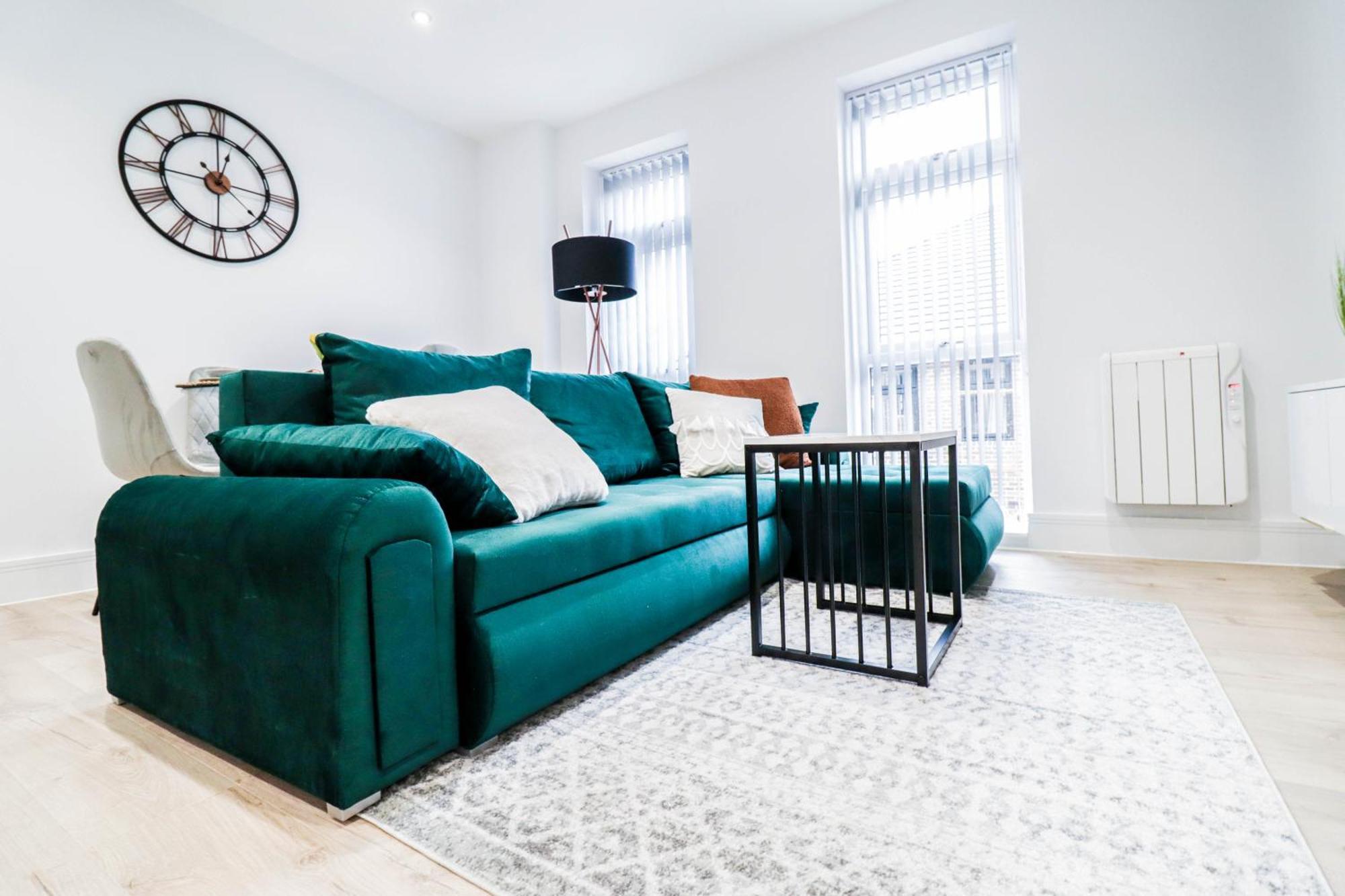 Modern 1-Bed Apartment In Buckinghamshire With Free Wifi, Parking & Garden Хай-Вайкомб Экстерьер фото
